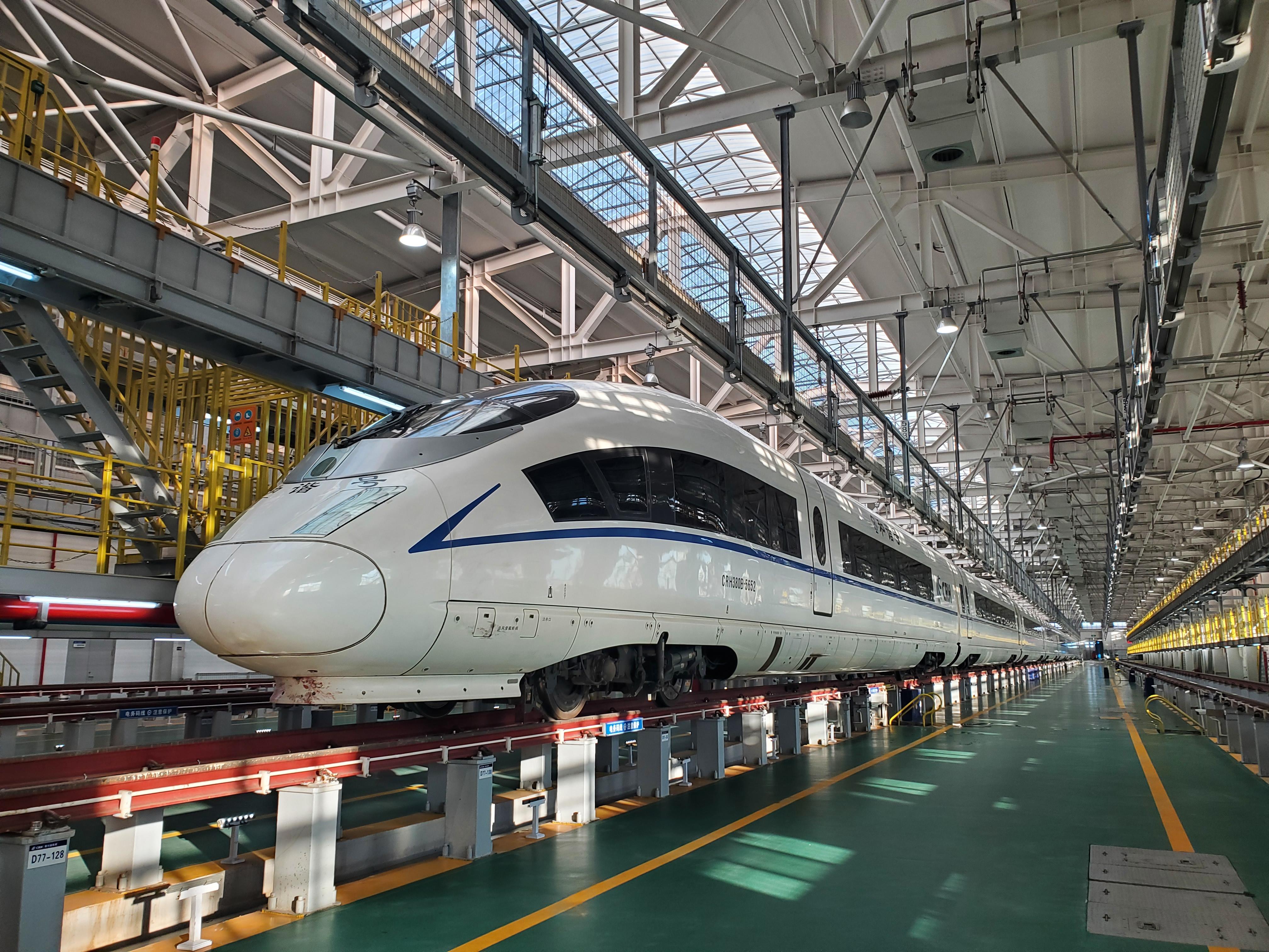 【高鐵來了】隴東報記者試乘體驗，感受銀西鐵路的“速度與激情”！