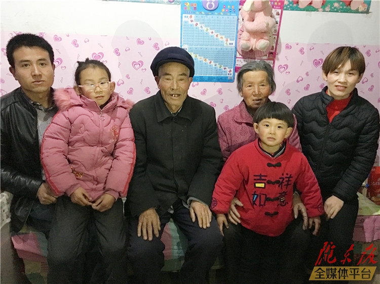 【新春走基層】殘疾夫婦：“你做我的耳朵，我做你的右手”