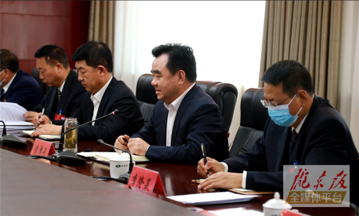 【市兩會視頻海報(bào)】黃澤元參加市政協(xié)五屆一次會議分組討論