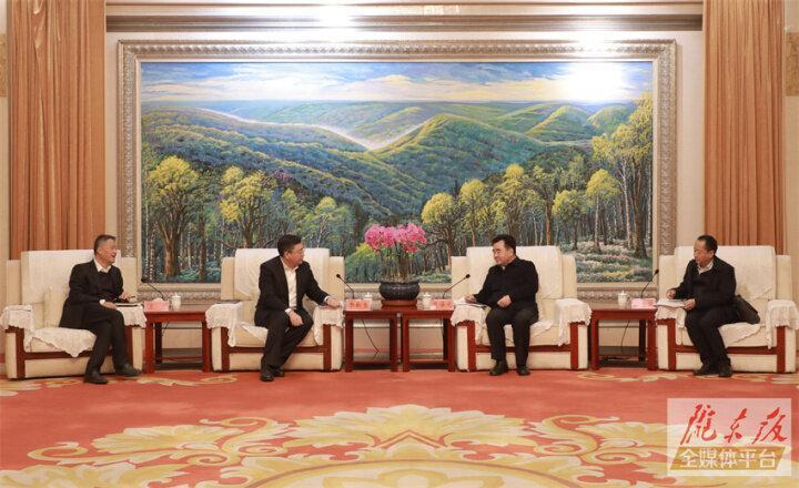 黃澤元與中國(guó)中鐵股份有限公司黨委常委、副總裁李新生一行座談