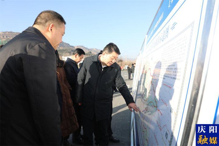 周繼軍調研G244線打慶公路通車運營情況時強調 把公路項目建設好管護好運營好 為慶陽現(xiàn)代化建設提供堅強支撐