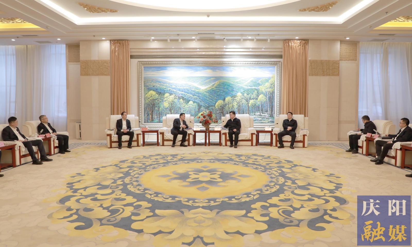 黃澤元周繼軍與中國鐵塔甘肅省分公司黨委書記、總經(jīng)理戴海兵一行座談