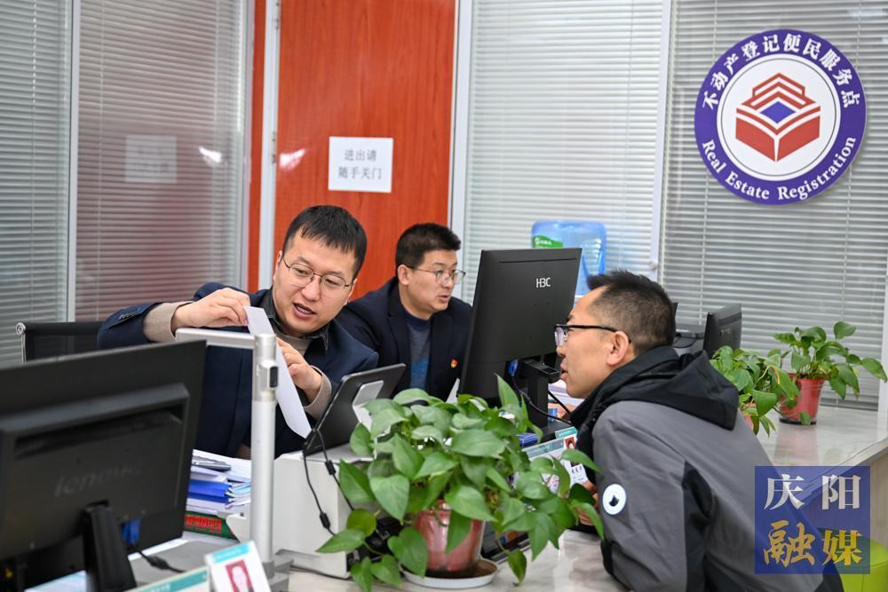 【攝影報(bào)道】新春開工第一天，慶陽市各行各業(yè)元?dú)鉂M滿啟新程