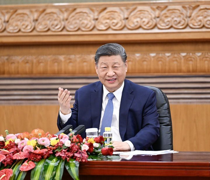 一見(jiàn)·通過(guò)這場(chǎng)會(huì)見(jiàn)，讀懂中國(guó)何以被視為“確定性的綠洲”