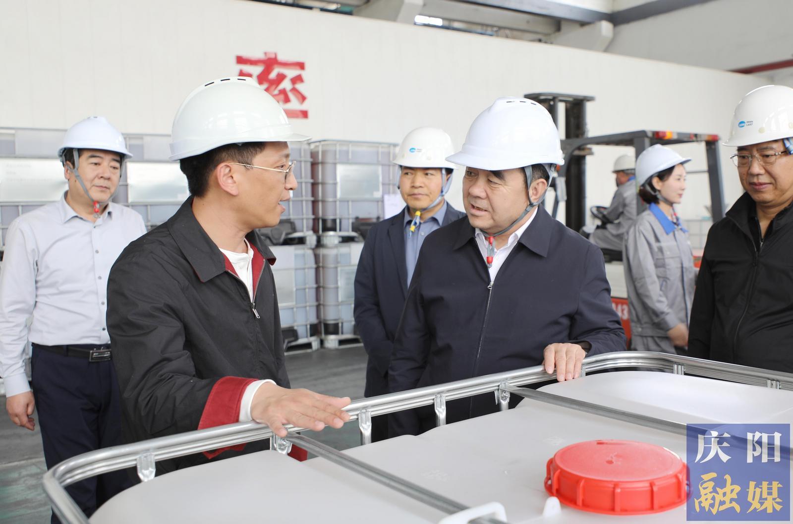 黃澤元在華池縣寧縣調研工業(yè)集中區(qū)建設發(fā)展情況時強調 強基礎優(yōu)服務提升園區(qū)發(fā)展能級 強招商聚集群積蓄經(jīng)濟發(fā)展動能