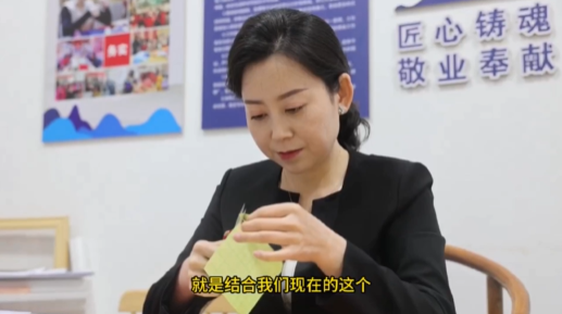 慶陽(yáng)市民間布貼畫(huà)藝術(shù)代表性傳承人 李慶英：深化創(chuàng)新，讓布貼畫(huà)煥發(fā)新的生機(jī)