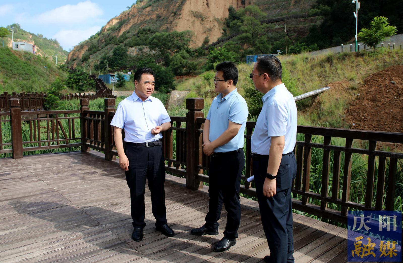 黃澤元在西峰慶城調(diào)研防汛減災(zāi)工作時強調(diào) 全面提升防災(zāi)減災(zāi)救災(zāi)能力水平 切實保障人民群眾生命財產(chǎn)安全